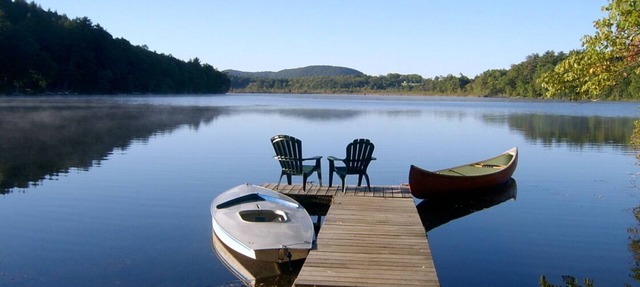 Charming Lakefront Cottage; Boat, Swim, Fish, Hike, Bike, Golf, majestic Views