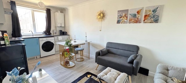 Charming London Apartment Retreat