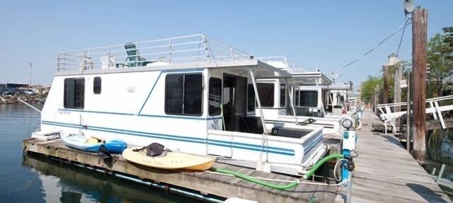 Charming Modern Housebarge