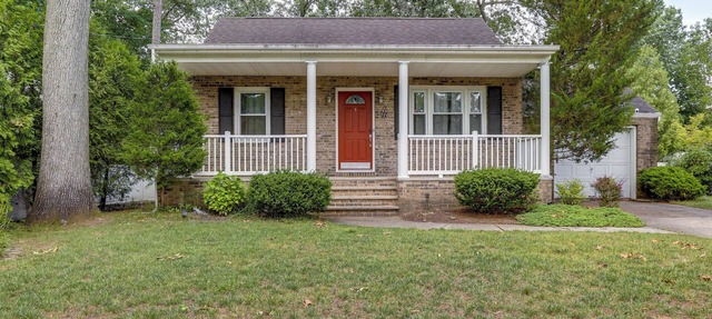 Charming Monroe Township Home - 13 Mi to RU!