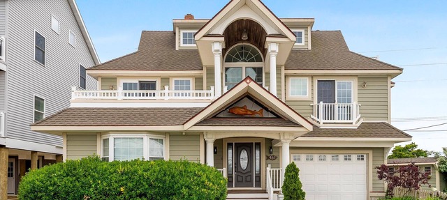 Charming newly updated home in Avalon with endless views of bay and sunset