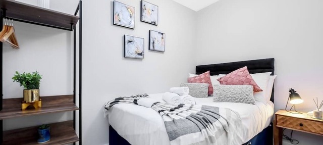 Charming One bedroom flat mins from LHR