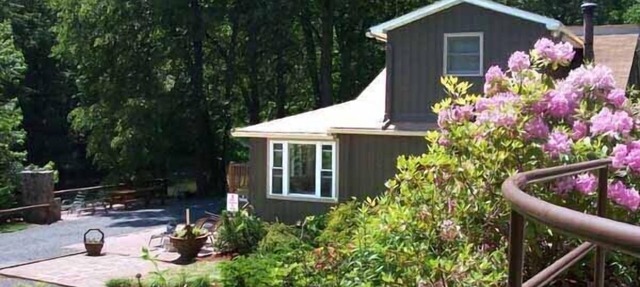 Charming, quiet, riverfront, scenic, private
