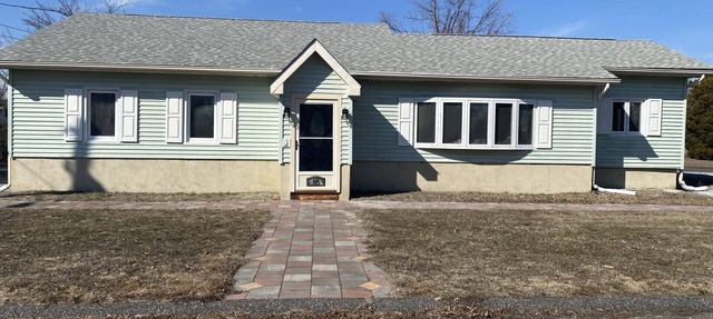 Charming Ranch house new Kitchen, Bath, furniture in enchanting Fortescue Park