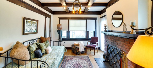 Charming Redlands Duplex Near Park w/Shared Yard