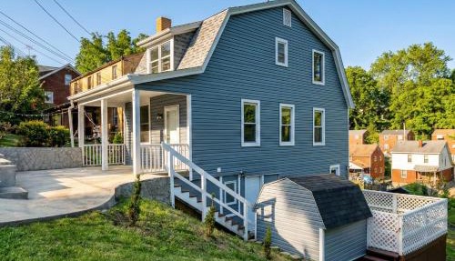 Charming Remodeled 3-BR Bungalow near Attractions