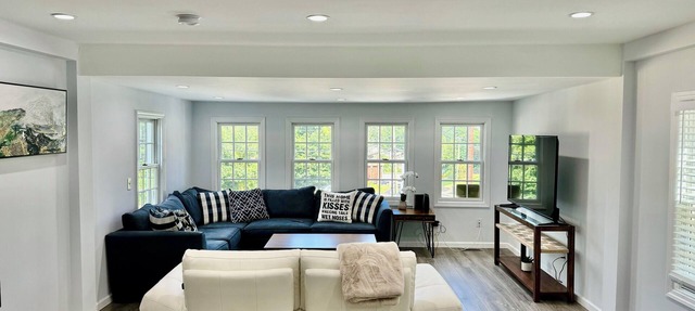 Charming renovated 3-bedroom house in serene Winsted