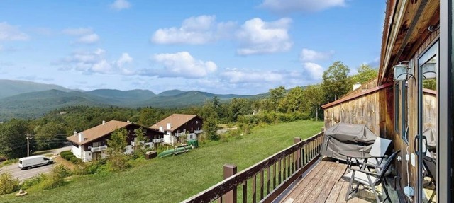 Charming Resort Condo w/Amazing Views, Fast WiFi & Perfect Location