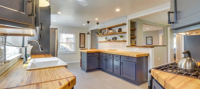 Charming Retreat in Charlottesville w/Deck!