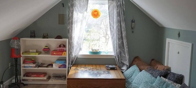 Charming riverfront cottage on beautiful cove!
