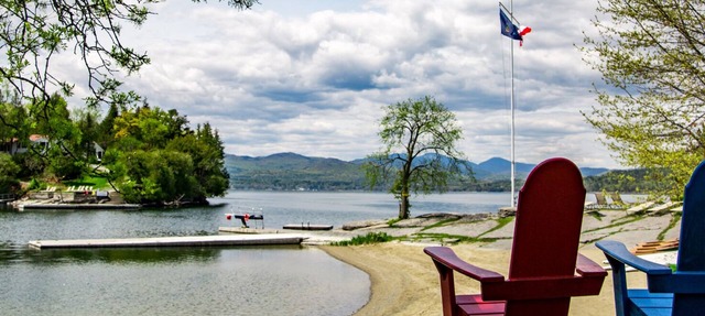 Charming rustic two bedroom cottage steps away from Lake Champlain!
