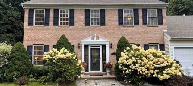 Charming single family house in a beautiful, quiet, and safe area.
