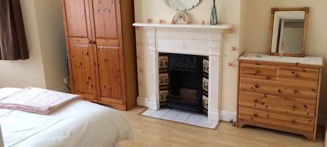Charming, Spacious, 2 Bedroom Apartment - Elizabeth & Central Lines