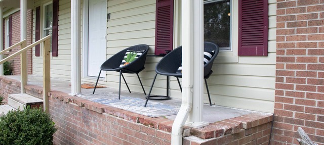 CHARMING & SPACIOUS 4-BEDROOM VACATION HOME!
