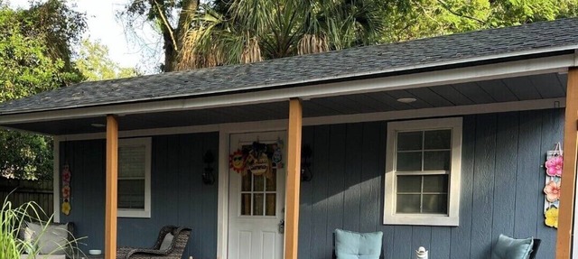 Charming tiny backyard home in Orlando with WiFi and AC. Only Animal lovers!