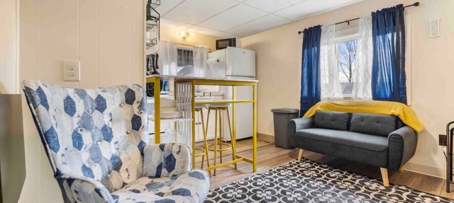 Charming & Tranquil ~ Near Downtown & River ~ Pkg!