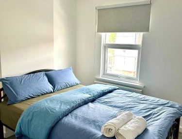 Charming Two-Bedroom Retreat-Garden Oasis Near Central London & Transport Links