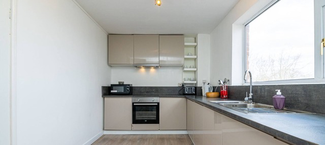 Charming Two Bedroom Apartment Near Wembley London