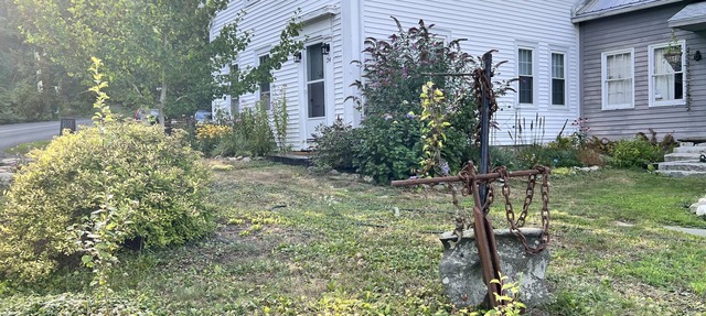 Charming, updated 3 bedroom farmhouse farm stay.