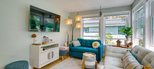 Charming + Updated Villas Home w/Backyard!