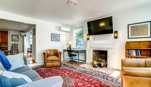 Charming Victorian Farmhouse on Historic Main St
