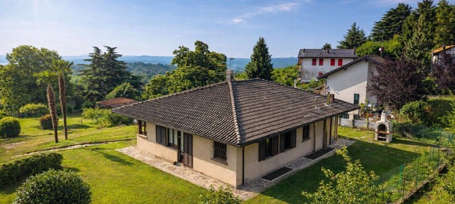 Charming Villa 4 BR, mit Garten & Jacuzzi - ideal für Familien und Gruppen