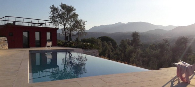 Charming villa pool near sea to couple with stay in Italy