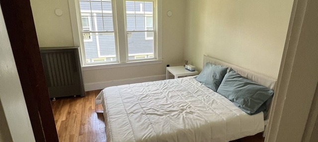 Cheerful entire house with 3 bedrooms and work area.