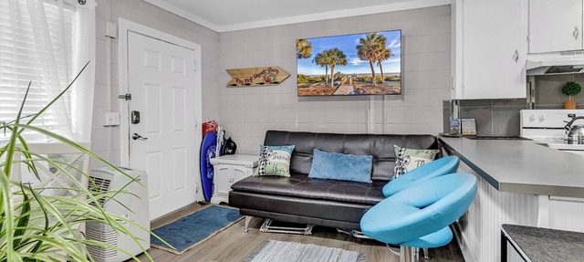 Cherry Grove Escape l 1BR CB101 l Steps from Ocean