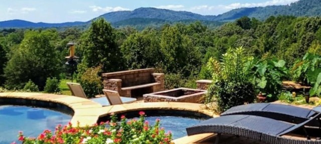 Cherrywood Ranch: Elegant Wedding Venue Mountain Views & Resort-Style Pool