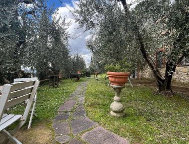 Chianti Villa with Private Park, 2 Apartments & Panoramic Views