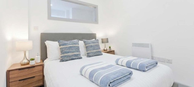 Chic 1-Bed Dudley Pad with Free Parking