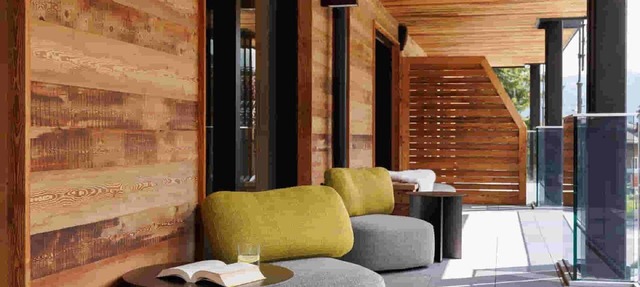 Chic 2 Bedroom condo in Madonna di Campiglio W/Hot tub & Sauna. PET FREE ZONE!