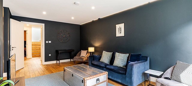 Chic 3Bed Flat w/Balconies in Kings Cross