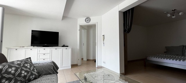 Chic apartment opposite Helios clinics/5 min walk to Krefeld University of Applied Sciences