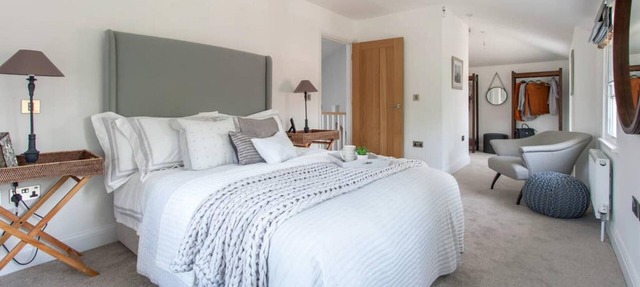 Chic & Luxurious Townhouse - Central Marlow