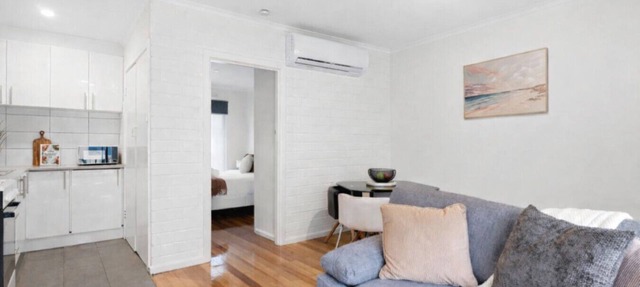 Chic Murrumbeena Retreat