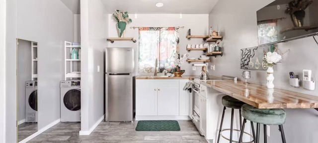 Chic studio in superb Redlands with AC