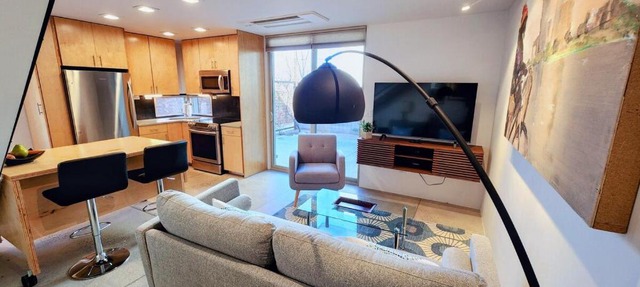 Chic Townhome Haven rooted Downtown