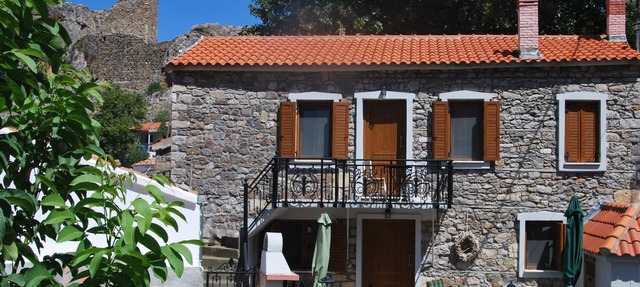 Chora Samothrakis, House with courtyard