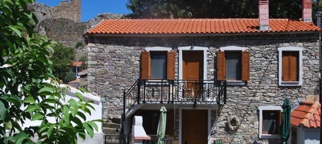 Chora Samothrakis, House with courtyard