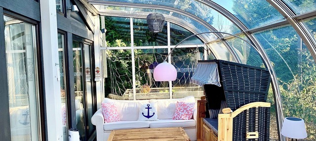 Cinderella Relax: Stylish vacation home with sauna, conservatory & close to the lake