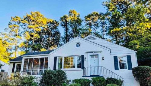 Classy utopian escape near Emory