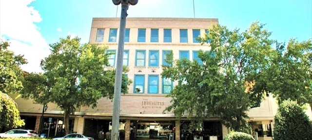 Clean spacious 2-bedroom condo in the heart of downtown Augusta on Broad Street.