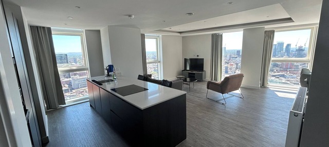 Cloud 32 | Luxury Skyline Stay in Manchester