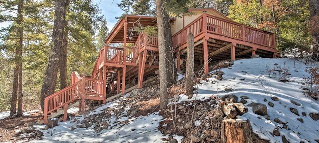 Cloudcroft Cabin w/Deck: Near Skiing & Fishing!