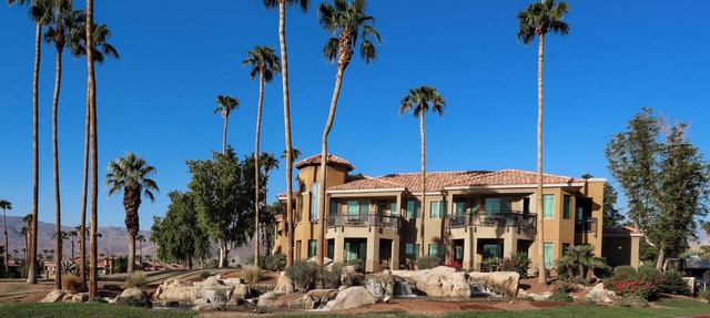 COACHELLA Marriott's Desert Springs Villas Kitchenette, access to resort