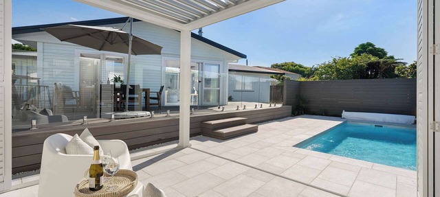 Coastal Retreat - Poolside Mt Maunganui