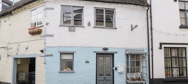 COBBLERS COTTAGE, romantic in Upton Upon Severn