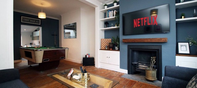 Cohost Partners Modern Retreat in Cardiff